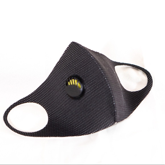 Face mask with vent - Picture 1 of 2
